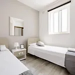 F12 Modern And Bright In Malta