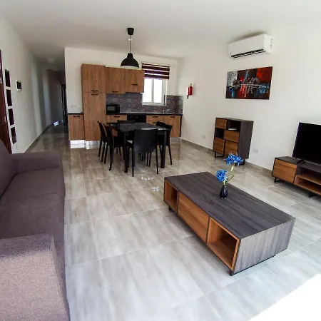 F12 Modern And Bright In Malta