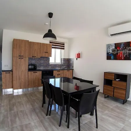 F12 Modern And Bright In Malta *