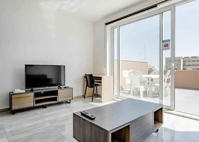 F12 Modern And Bright In Malta Msida