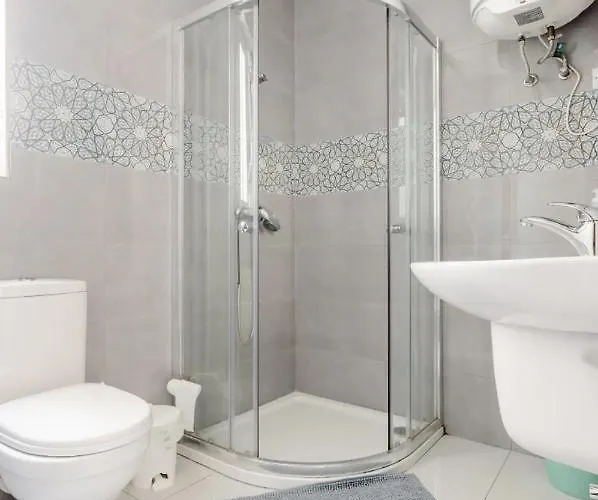 F12 Modern And Bright In Malta *