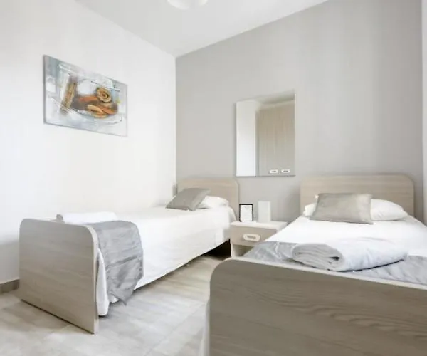 F12 Modern And Bright In Malta *