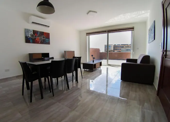 F12 Modern And Bright In Malta